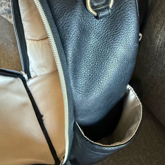 Itzy Ritzy Black Leather Baby Bag - Picture 4 of 7